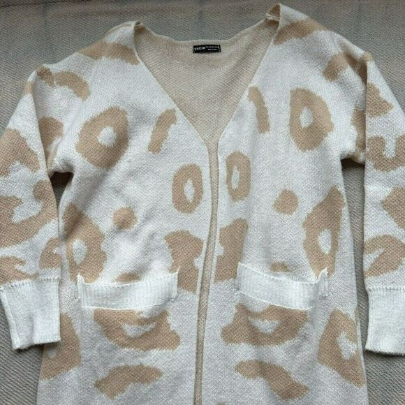 Women's Oversized Cardigan Sweater Size Large Animal Print Duster White Tan - Picture 3 of 16